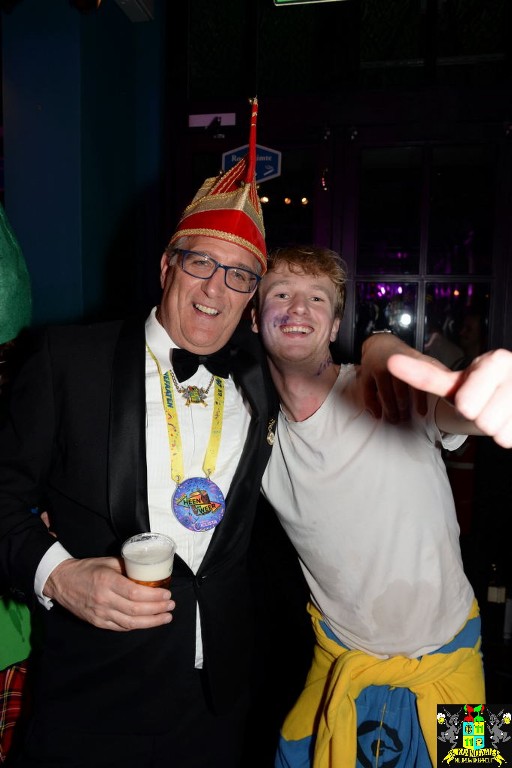 ../Images/Carnavals vrijdagavond in VdG 285.jpg